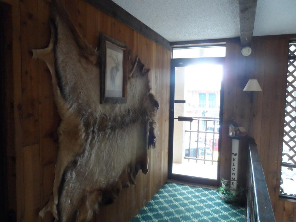Bear Lodge Motel Sundance Exterior foto